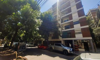 Luminoso departamento 3 ambientes con dependencia en Acassuso