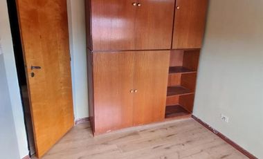 Excelente duplex 4 ambientes al frente con garage y patio. Villa Luzuriaga