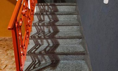 Ph De 3 Amb. En Alquiler C/ Entrada De Auto Y Terraza Libre, La Tablada,Provincia De Buenos Aires.