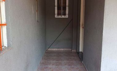 Ph De 3 Amb. En Alquiler C/ Entrada De Auto Y Terraza Libre, La Tablada,Provincia De Buenos Aires.