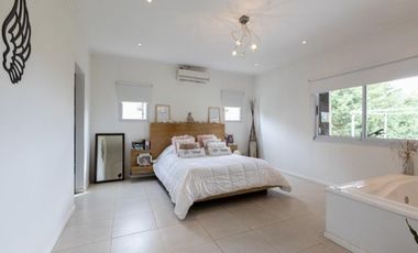 Venta de casa en La Horqueta de Echeverría- Canning