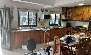 Venta Casa 2 dormitorios + Depto 2 dormitorios patio garageEscrituraenAltamira U$S75.000.