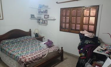 Venta Casa 2 dormitorios + Depto 2 dormitorios patio garageEscrituraenAltamira U$S75.000.