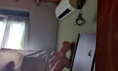 Casa en VENTA en Glew con 4 dormitorios, 3 baños y parque con escritura.-