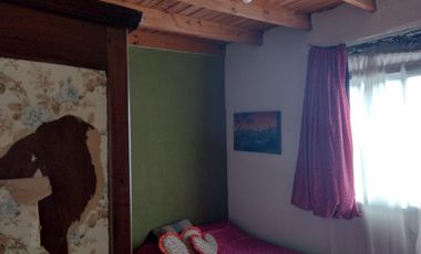 Casa en VENTA en Glew con 4 dormitorios, 3 baños y parque con escritura.-