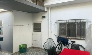 CASA DE TRES AMBIENTES / DEPARTAMENTO 2 AMBIENTES MISMO TERRENO