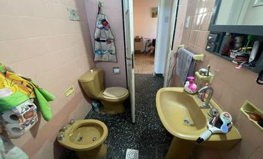 VENTA DE CHALET COLONIAL 3 AMBIENTES AL FRENTE SOBRE LOTE DE 260 M²