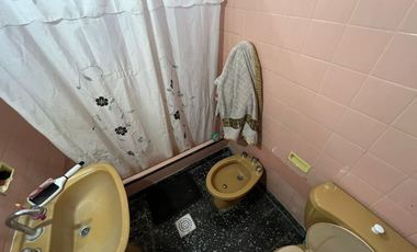 VENTA DE CHALET COLONIAL 3 AMBIENTES AL FRENTE SOBRE LOTE DE 260 M²