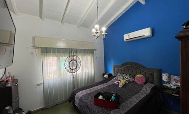 VENTA DE CHALET COLONIAL 3 AMBIENTES AL FRENTE SOBRE LOTE DE 260 M²