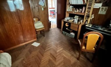 VENTA - CASA 3 AMBIENTES - GALPON y COCHERA - IDEAL PARA VIVIR YTRABAJAR- A METROS DE AVENIDA CROVARA