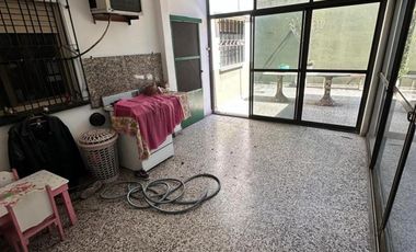 VENTA - CASA 3 AMBIENTES - GALPON y COCHERA - IDEAL PARA VIVIR YTRABAJAR- A METROS DE AVENIDA CROVARA