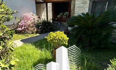 VENTA - CASA 3 AMBIENTES - GALPON y COCHERA - IDEAL PARA VIVIR YTRABAJAR- A METROS DE AVENIDA CROVARA