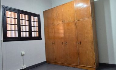 MUY LINDA CASA EN ALQUILER ( USO VIVIENDA U OFICINA) EXCELENTE UBICACIÓN.-