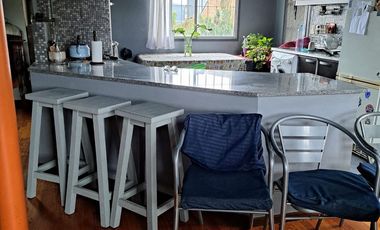 Departamento 4 Ambientes En Primer Piso Al Frente, En Dos Plantas Con Patio