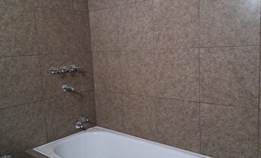 Departamento 4 Ambientes En Primer Piso Al Frente, En Dos Plantas Con Patio