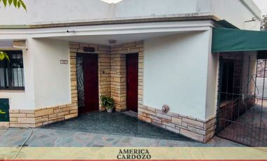 CASA 5 AMBIENTES 370 M2 PASO DEL REY CENTRO