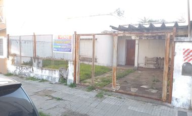 Casa de 3 Amb. a Reciclar Lote de 300 M2 - NECOCHEA 563 - RAMOS MEJIA