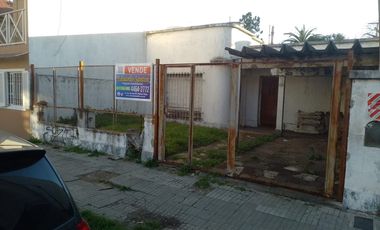 Casa de 3 Amb. a Reciclar Lote de 300 M2 - NECOCHEA 563 - RAMOS MEJIA