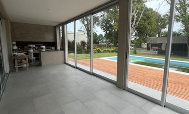 CASA EN VENTA EN FINCAS DE HUDSON