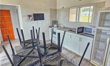 Fracción de campo en venta sobre colectora Ruta 14. 1 hectárea con casamoderna y gastos de escrituración incluidos