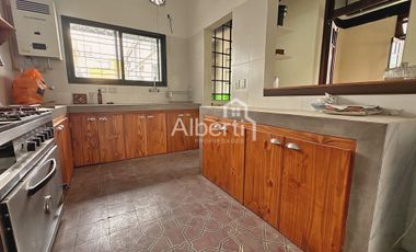 VENTA PROPIEDAD CON LOCAL GASTRONÓMICO EN HAEDO SUR.