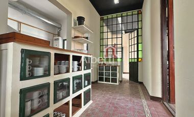 VENTA PROPIEDAD CON LOCAL GASTRONÓMICO EN HAEDO SUR.