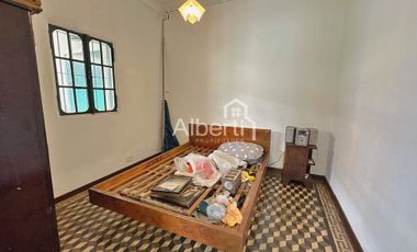 VENTA PROPIEDAD CON LOCAL GASTRONÓMICO EN HAEDO SUR.