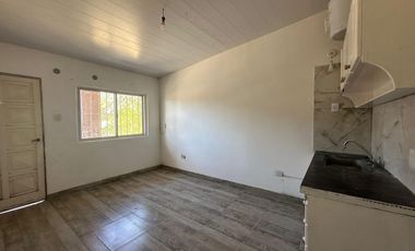 ALQUILER 2 AMBIENTES EN PLANTA ALTA