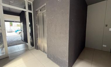 DEPARTAMENTO MONOAMBIENTE CONTRAFRENTE BERNAL CENTRO