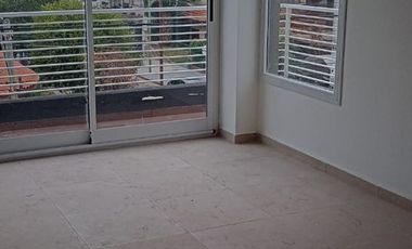 Depto 2 amb. c/balcon y Tza. propia