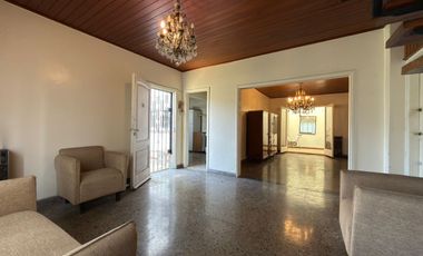 CHALET EN VENTA EN MORON SUR