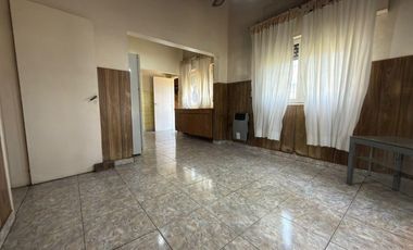 CHALET EN VENTA EN MORON SUR
