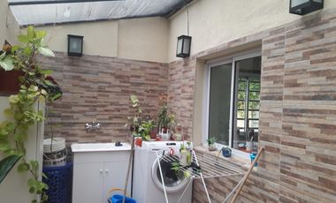 ALQUILER PH 2 AMBIENTES CON PATIO. BANFIELD.