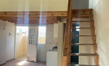 ALQUILER - DEPARTAMENTO 2 AMBIENTES C/ENTRADA DE AUTO