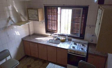 A453 Alquiler Villa Luzuriaga Amplio Duplex 3 amb Sin expensas conTerraza y Balcón