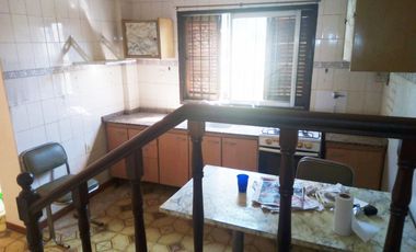 A453 Alquiler Villa Luzuriaga Amplio Duplex 3 amb Sin expensas conTerraza y Balcón