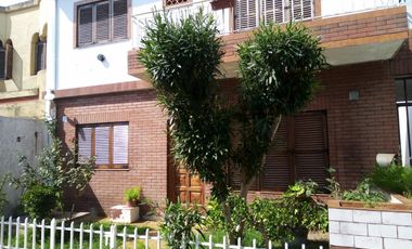A453 Alquiler Villa Luzuriaga Amplio Duplex 3 amb Sin expensas conTerraza y Balcón