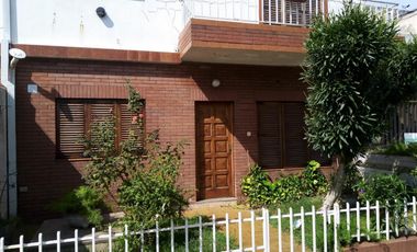 A453 Alquiler Villa Luzuriaga Amplio Duplex 3 amb Sin expensas conTerraza y Balcón