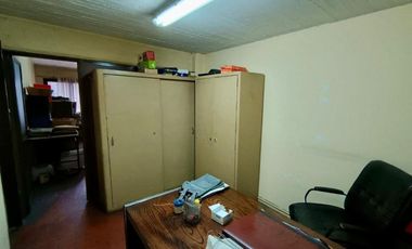 Galpon de 857 m² con Oficinas en Ramos Mejia