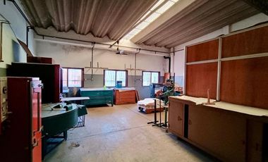 Galpon de 857 m² con Oficinas en Ramos Mejia