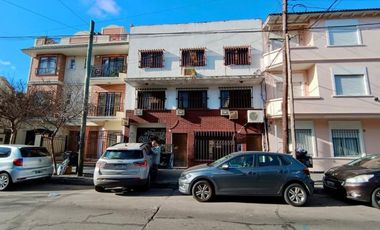 Galpon de 857 m² con Oficinas en Ramos Mejia
