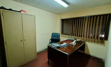 Galpon de 857 m² con Oficinas en Ramos Mejia