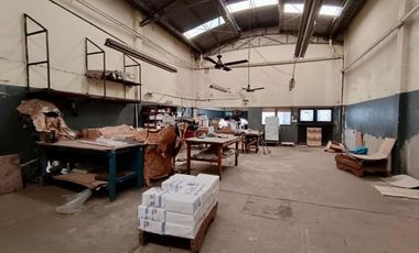 Galpon de 857 m² con Oficinas en Ramos Mejia