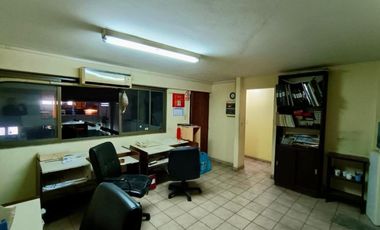 Galpon de 857 m² con Oficinas en Ramos Mejia