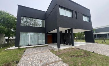 CASA EN VENTA EN FINCAS DE HUDSON