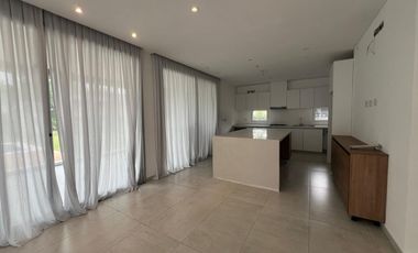 CASA EN VENTA EN FINCAS DE HUDSON
