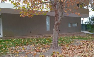 Casa en venta - Barrio privado Grand Parc - 3 habitaciones