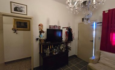 Casa Con 5 Ambientes En Dos Plantas, Cocina Comedor, 4 Dormitorios,Pileta, Quincho Con Parrilla