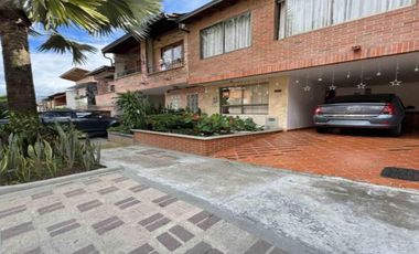 CASA EN VENTA UBICADO LA ESTRELLA SECTOR SURAMERICA