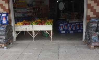 Venta 2 Locales Comerciales Sobre Lote de 200Mts.   en Haedo   Buen Estado